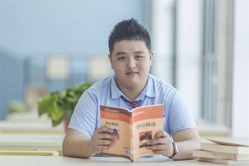 杨子晗